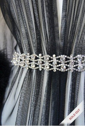 SILVER BEAUTIFUL BELT WITH RHINESTONES